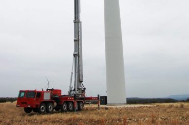 Bronto Skylift by wind turbine