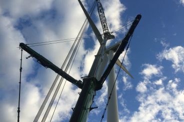 Pfeiffer-Cranes-GMK6400-perfect-for-Musselroe-Wind-Farm-Tasmania-3
