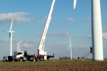 Bronto Skylift by wind turbine