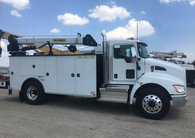Ford F-550, 11 ft PAL Pro 39 mechanics body with storage and drawer units, PSC 6025 crane, 60,000 lbs capacity, 25 ft reach, PAL Pro air compressor