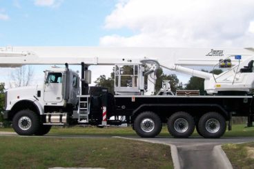 Bronto S-XDT 200' non-insulated aerial device, 1,500 lb platform capacity