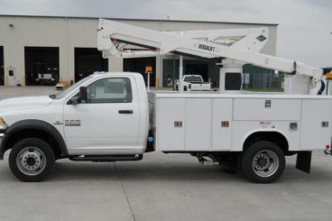 Versalift 37 ft aerial with service body and custom tailshelf