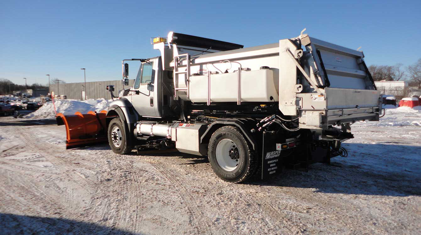 SwapLoader SL-2418 24,000 lbs capacity hooklift with Henderson snow and ice control body