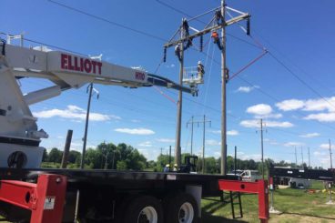 Elliott H110 hi-reach lifting equipment