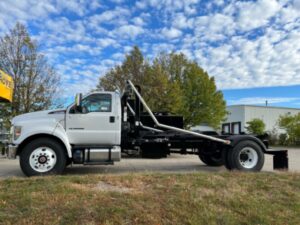 Palfinger HAD200L hooklift on Ford F750 chassis