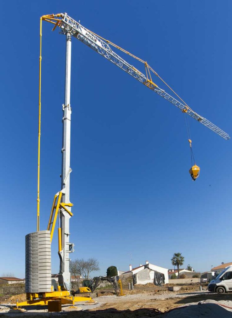 Potain HUP 40-30 self-erecting tower crane