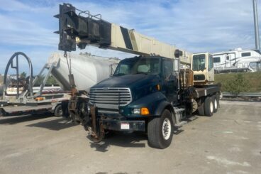 2007 National Crane 1400A-1 boom truck with 33 ton lift capacity