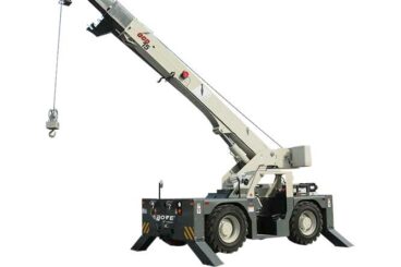 Grove GCD15 carrydeck crane