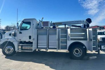 Palfinger Pal Pro 72 14 foot steel mechanics body, 29 ft hydraulic service crane with 12,500 lb max winch capacity, Western Star 47X Cummins engine and Allison automatic transmission