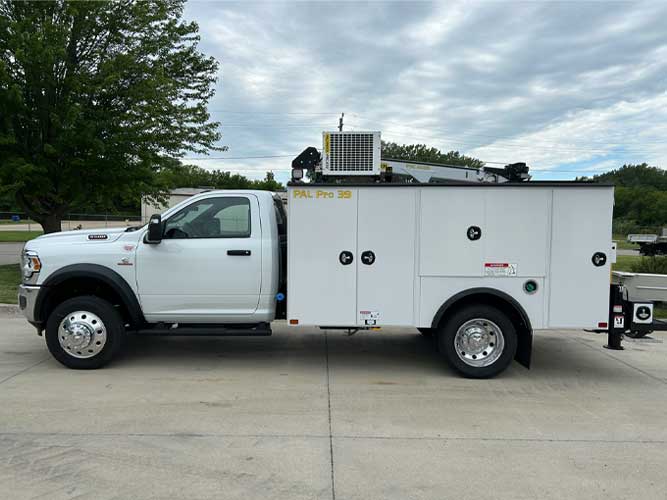 RAM 5500 4×4 Pal Pro 39 Mechanics Truck