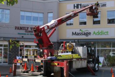 500 lb platform capacity Elliott Equipment aerial work platform