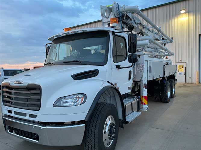 Everdigm 28 meter concrete boom pump truck