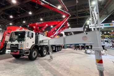 Everdigm 61 meter concrete boom pump truck