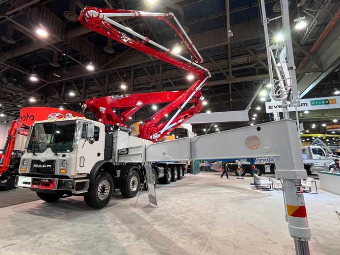 Everdigm 61 meter concrete boom pump truck