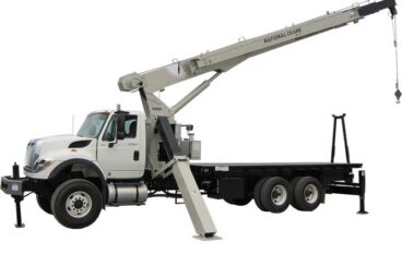 National Crane 800D 23 ton capacity stand-up boom truck
