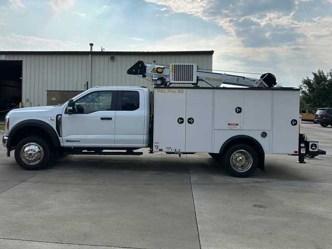 Ford F-550 Pal Pro 43 Mechanics Truck