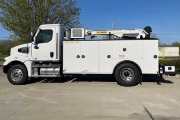 Western Star 47X mechanics truck with Palfinger PAL Pro 72 mechanics body with crane