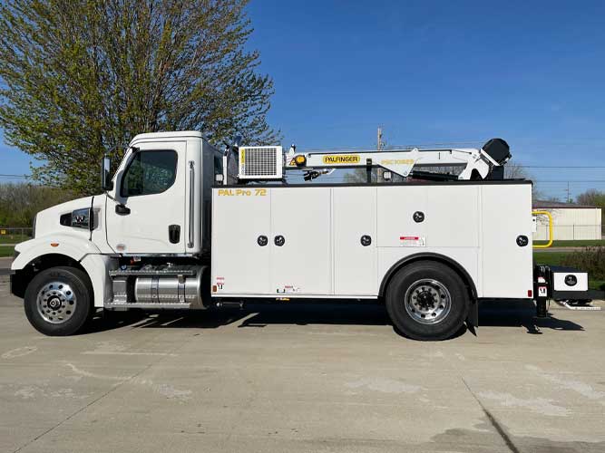 Western Star 47X mechanics truck with Palfinger PAL Pro 72 mechanics body with crane